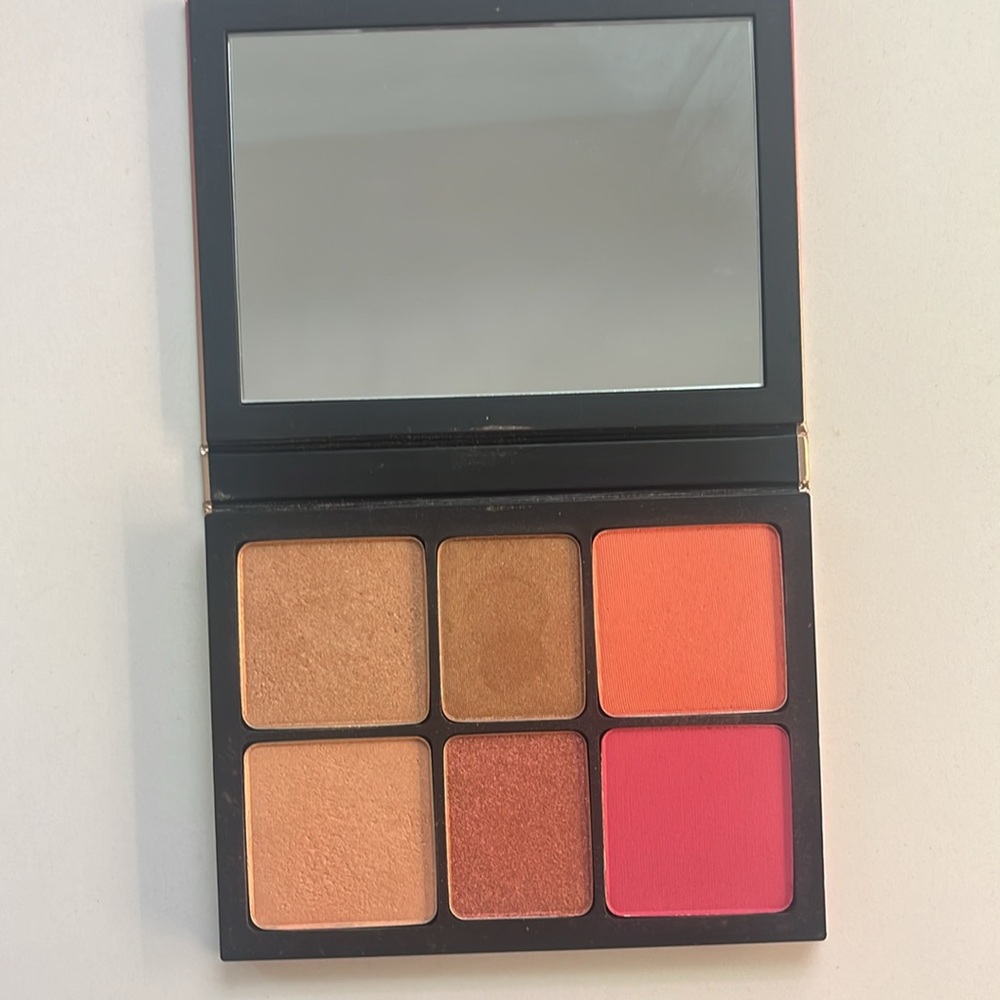 Smashbox Cali Kissed Face Palette Face & Eye palette 4 Mattes & 2 shimmers
